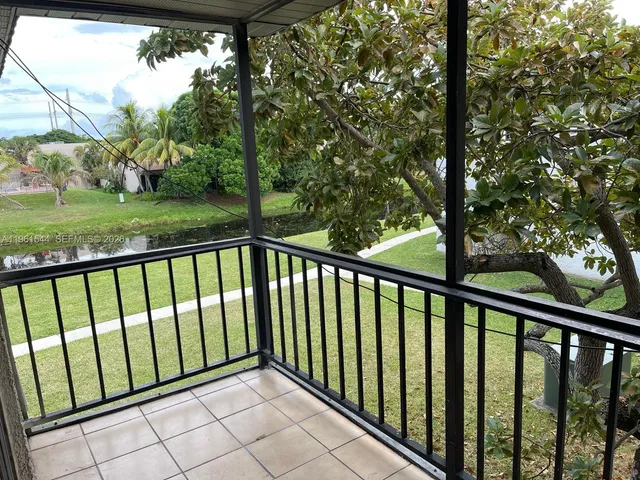 $2,300 | 10367 North Kendall Drive, Unit E5, Miami, FL 33176