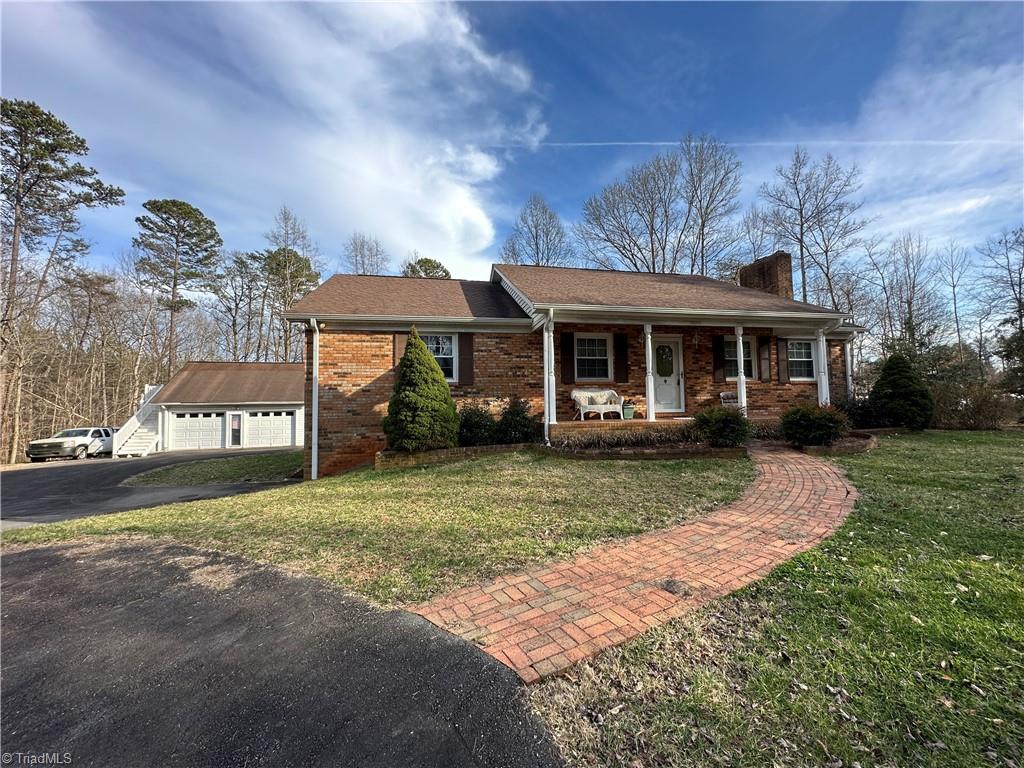 343 Hardy Road Siloam, NC 27047 - Photo 6 of 45 Gallery Image 6