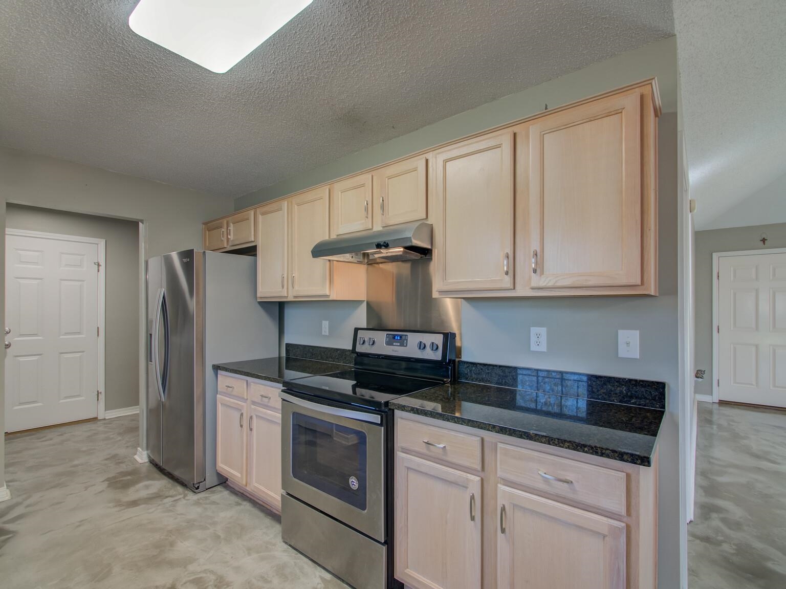 12369 Morning Dew Street Foley, AL 36535 - Photo 7 of 20 Kitchen