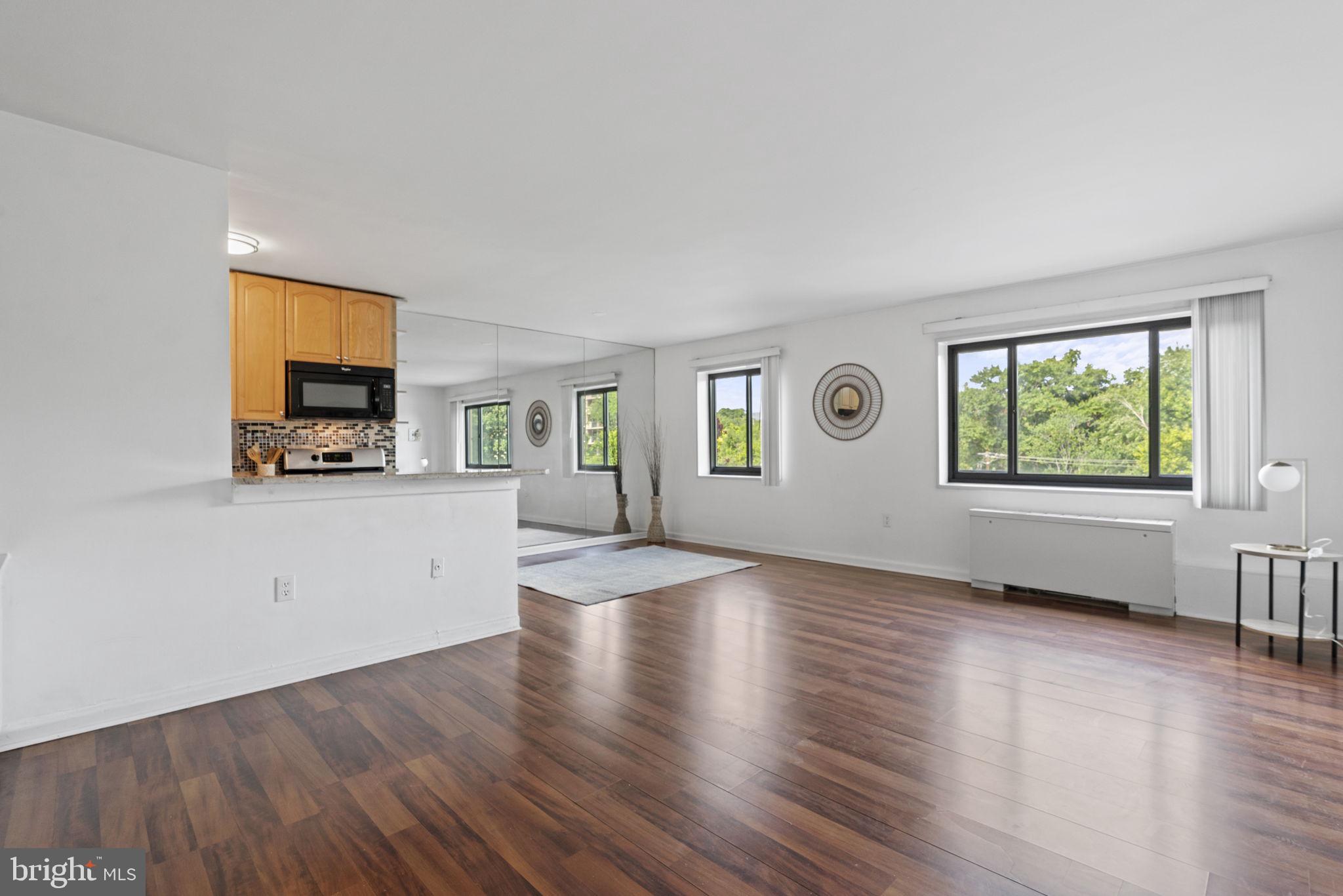 1300 South Arlington Ridge Road, Unit 207 Arlington, VA 22202 - Photo 3 of 20 Gallery Image 3