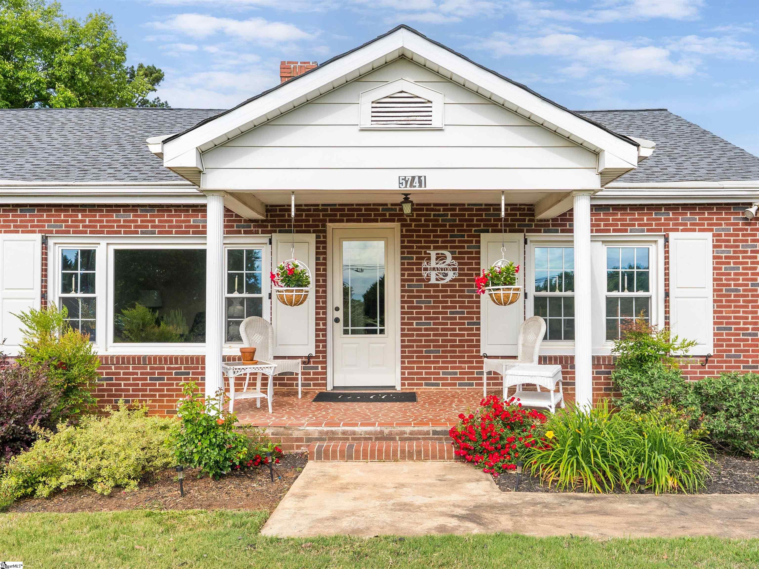 5741 Highway 357 Campobello, SC 29322 - Photo 4 of 39