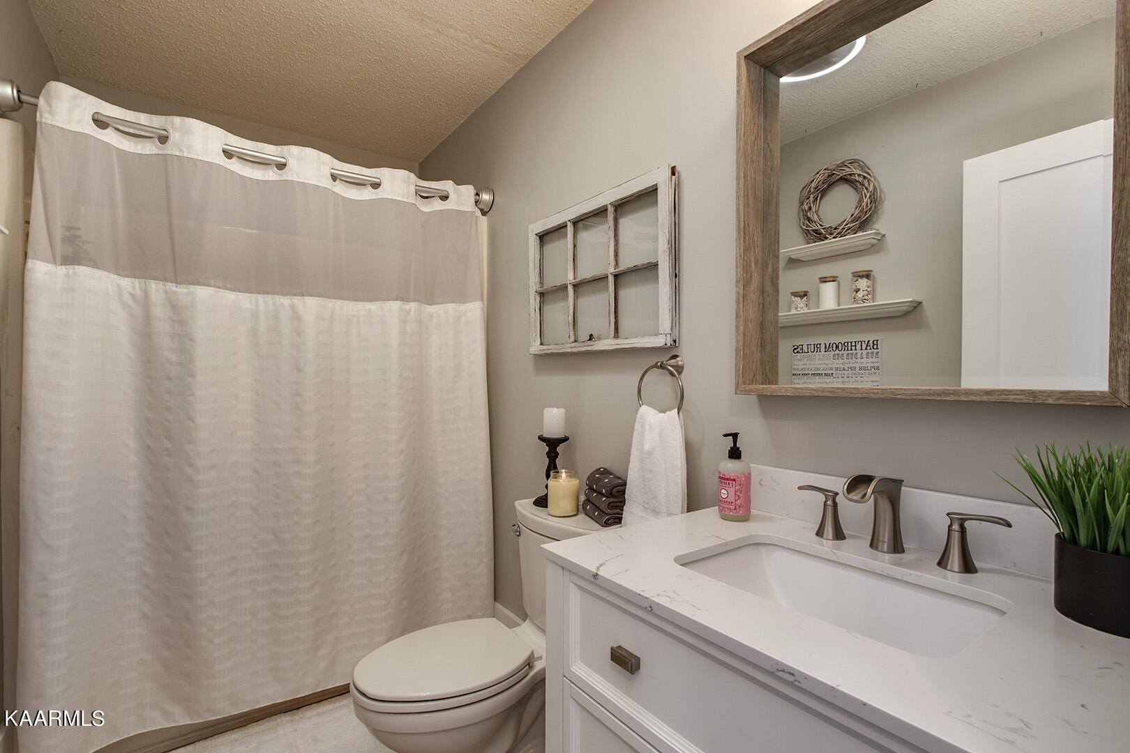 958 Paint Rock Ferry Road Kingston, TN 37763 - Photo 24 of 60 24_PaintRockFerryRoad_958_GuestBath