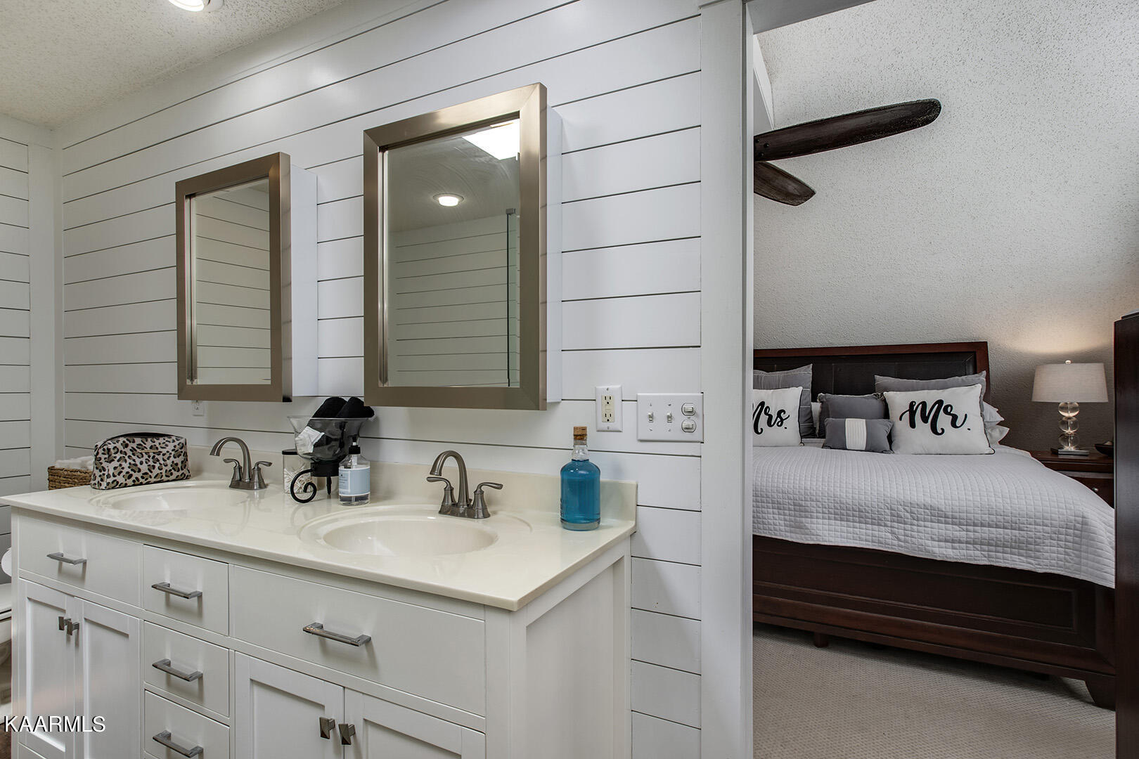958 Paint Rock Ferry Road Kingston, TN 37763 - Photo 29 of 60 29_PaintRockFerryRoad_958_MasterBath01