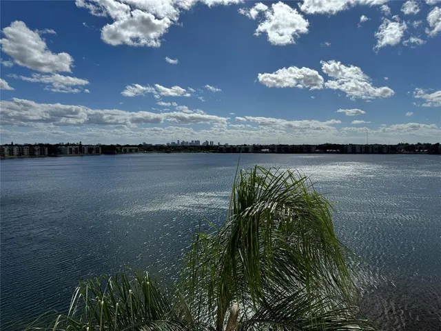 $2,000 | 105 Lake Emerald Drive, Unit 610, Oakland Park, FL 33309