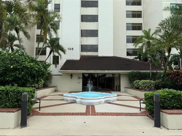 $2,000 | 105 Lake Emerald Drive, Unit 610, Oakland Park, FL 33309