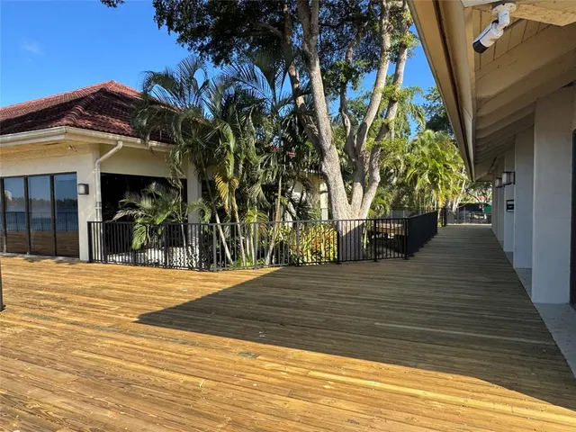 $2,000 | 105 Lake Emerald Drive, Unit 610, Oakland Park, FL 33309