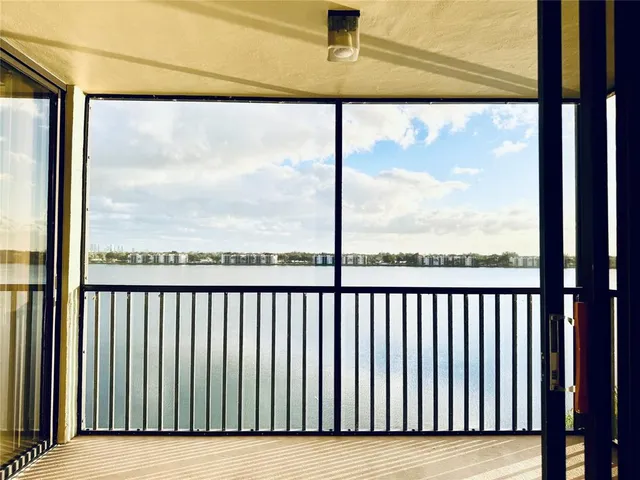 $2,000 | 105 Lake Emerald Drive, Unit 610, Oakland Park, FL 33309