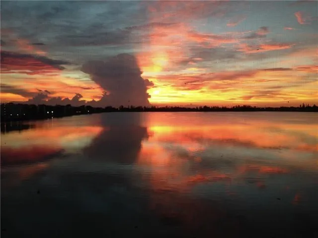 $2,000 | 105 Lake Emerald Drive, Unit 610, Oakland Park, FL 33309