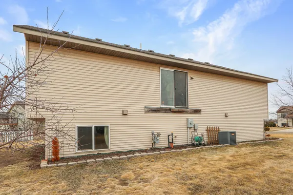 $319,900 | 505 Southwest 7th Avenue, Rice, MN 56367