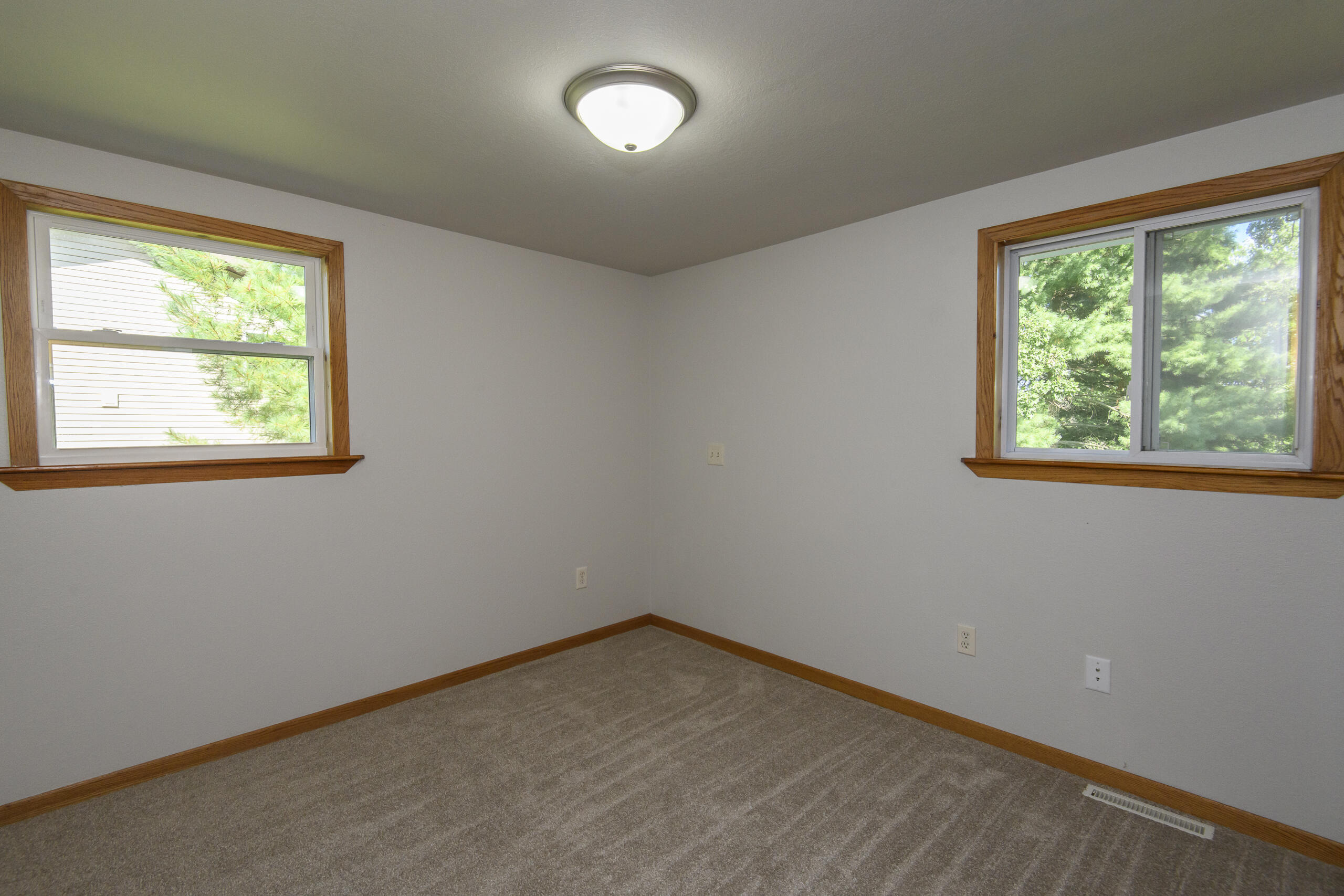 N2006 River Oaks Road Portland, WI 53579 - Photo 14 of 28 N2006 River oaks-23