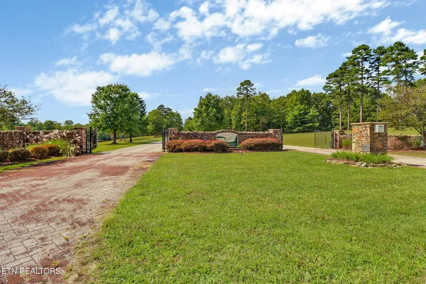 $479,900 | 1150 Grandview Way, Jamestown, TN 38556