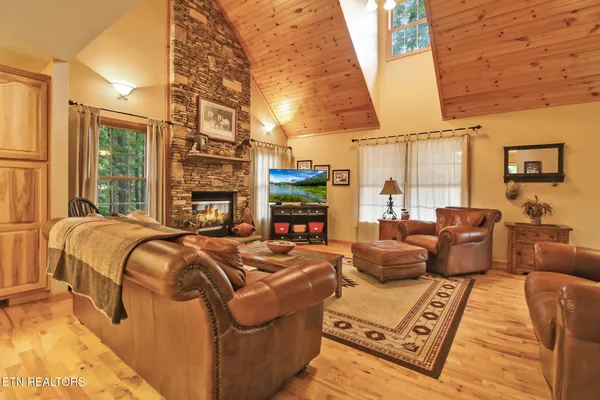 $479,900 | 1150 Grandview Way, Jamestown, TN 38556