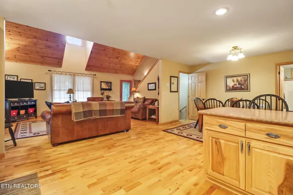 $479,900 | 1150 Grandview Way, Jamestown, TN 38556