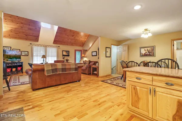 $479,900 | 1150 Grandview Way, Jamestown, TN 38556