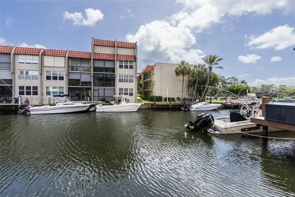 $225,000 | 777 South Federal Highway, Unit 308E, Pompano Beach, FL 33062