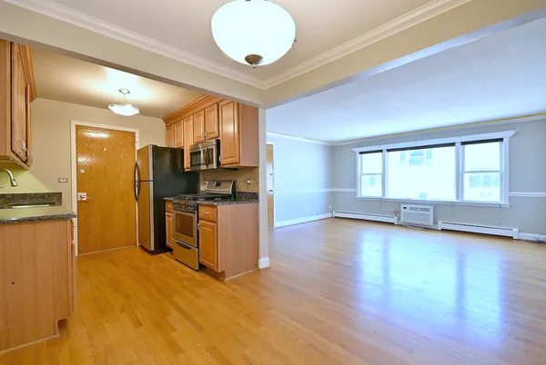 $199,000 | 4932 North Leonard Drive, Unit 2A, Norridge, IL 60706