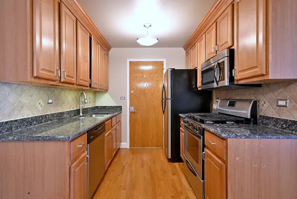 $199,000 | 4932 North Leonard Drive, Unit 2A, Norridge, IL 60706