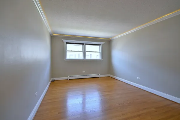 $199,000 | 4932 North Leonard Drive, Unit 2A, Norridge, IL 60706