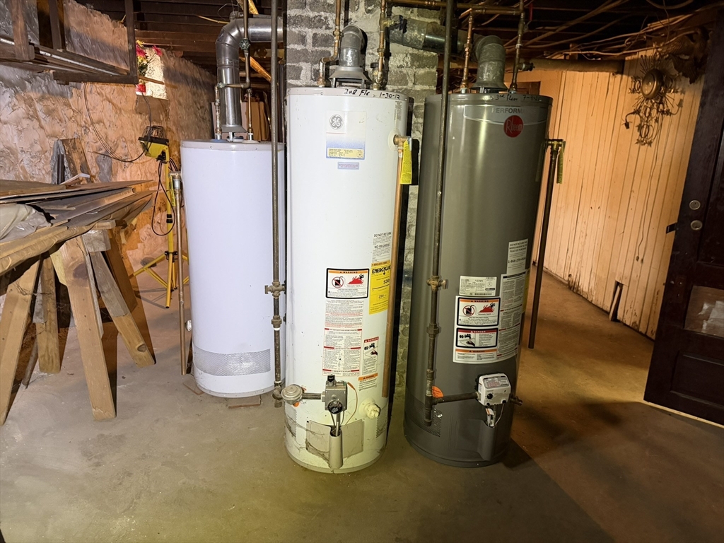 49 Perry Avenue Worcester, MA 01610 - Photo 12 of 24