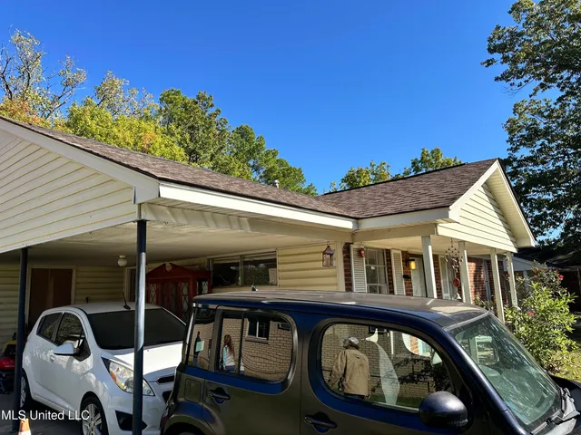 $475,000 | 8694 Bunker Hill Drive, Southaven, MS 38671