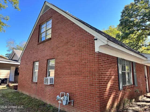 $475,000 | 8694 Bunker Hill Drive, Southaven, MS 38671