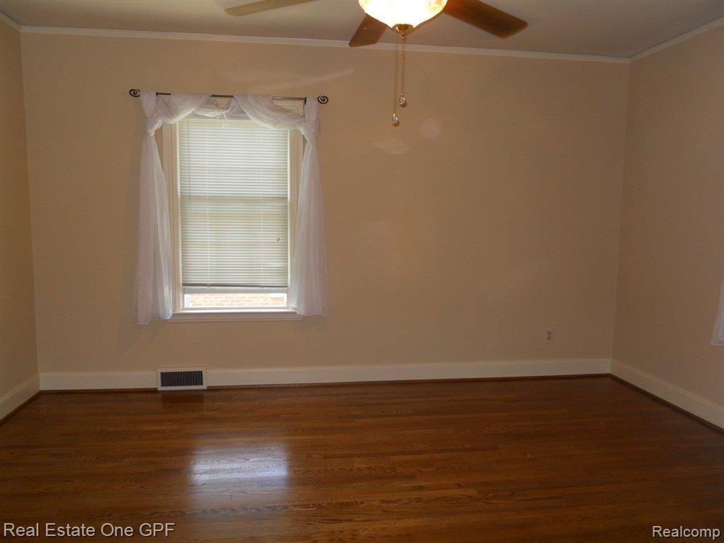 1166 Whittier Road Grosse Pointe, MI 48230 - Photo 10 of 16 10.JPG