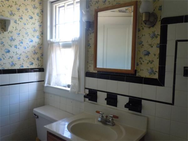 696 Allen Street Springfield, MA 01118 - Photo 8 of 16