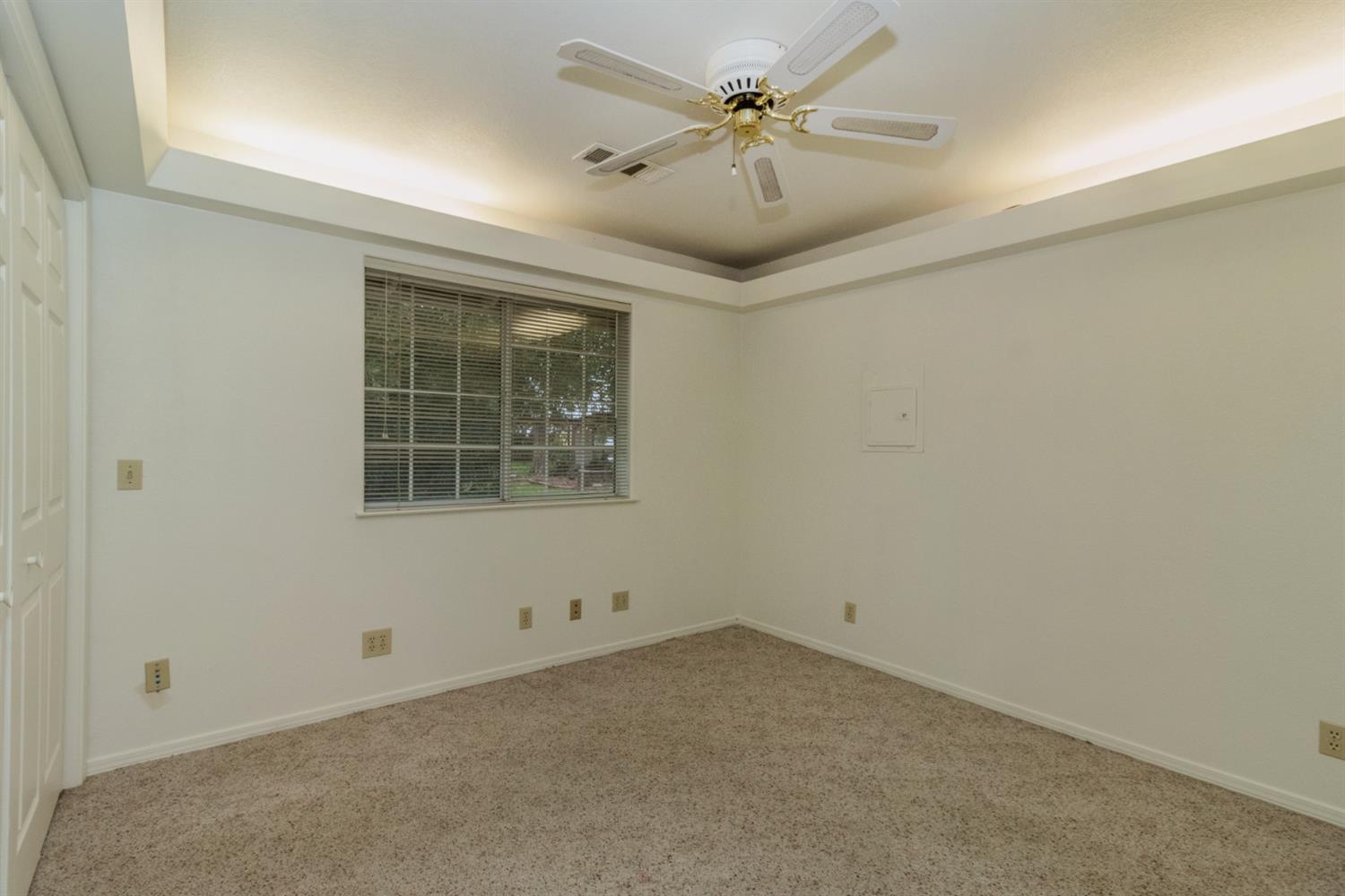 1783 North De Wolf Avenue Clovis, CA 93619 - Photo 25 of 39 an empty room with a window