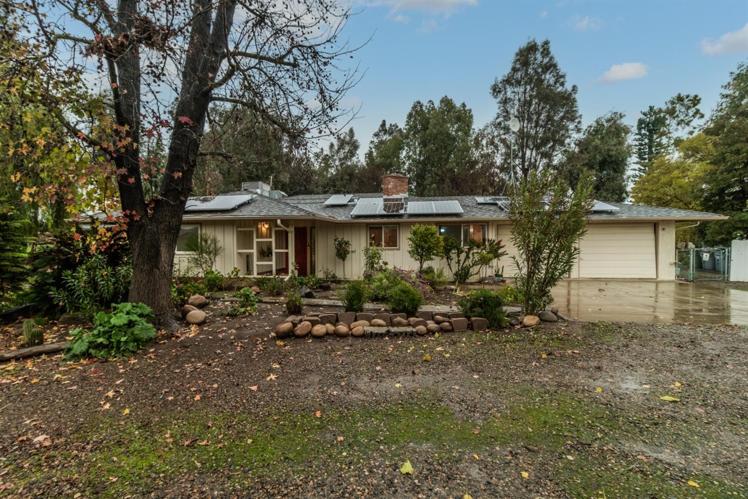 1783 North De Wolf Avenue Clovis, CA 93619 - Photo 39 of 39 a view of a house with backyard and sitting area