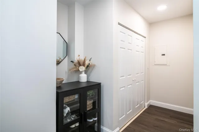 $329,900 | 100 New Roc City Place, Unit 405, New Rochelle, NY 10801