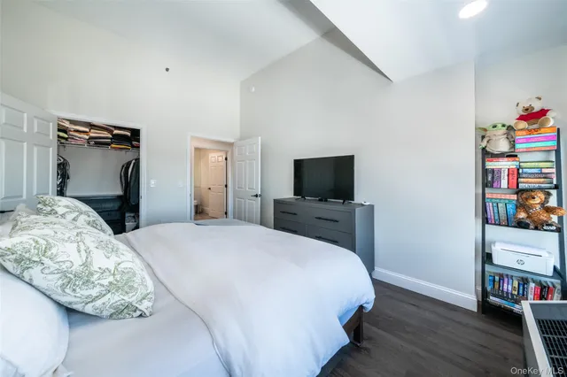 $329,900 | 100 New Roc City Place, Unit 405, New Rochelle, NY 10801