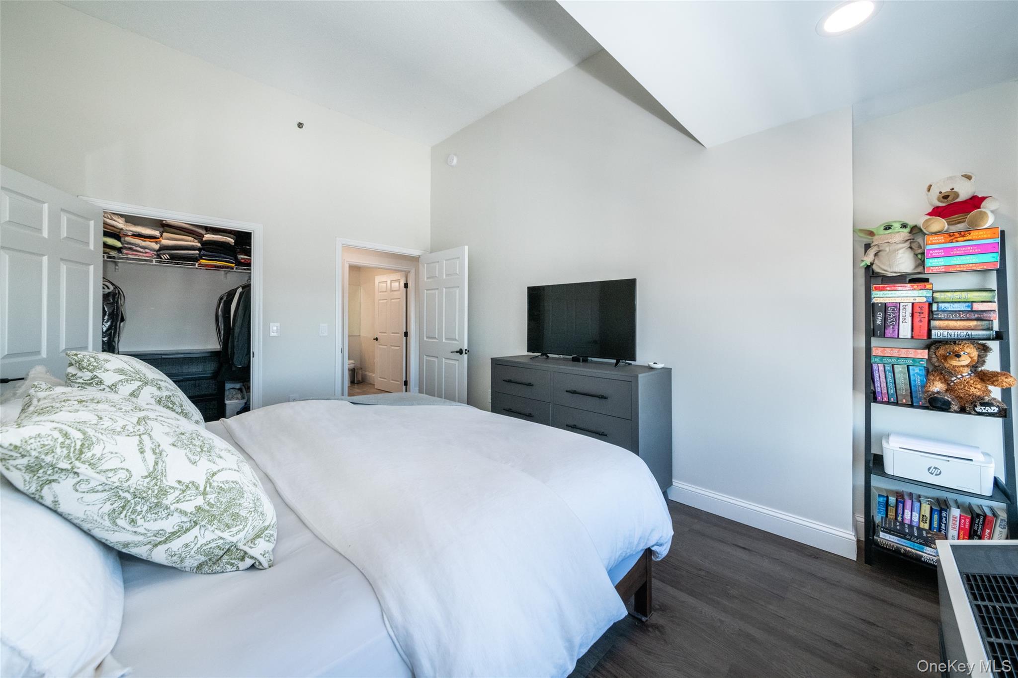 100 New Roc City Place, Unit 405 New Rochelle, NY 10801 - Photo 17 of 29