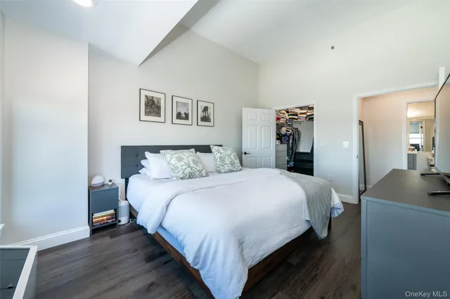 $329,900 | 100 New Roc City Place, Unit 405, New Rochelle, NY 10801