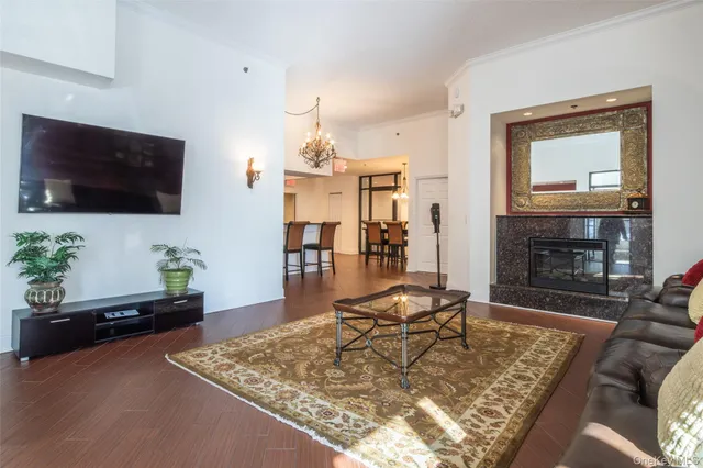 $329,900 | 100 New Roc City Place, Unit 405, New Rochelle, NY 10801