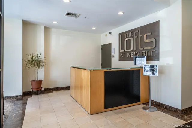 $329,900 | 100 New Roc City Place, Unit 405, New Rochelle, NY 10801