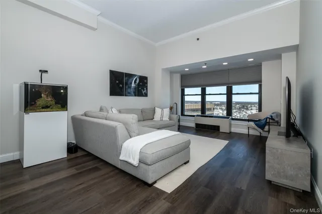 $329,900 | 100 New Roc City Place, Unit 405, New Rochelle, NY 10801