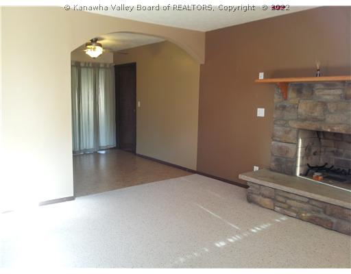 123 Hall Street Ripley, WV 25271 - Photo 6 of 12 Living Room.