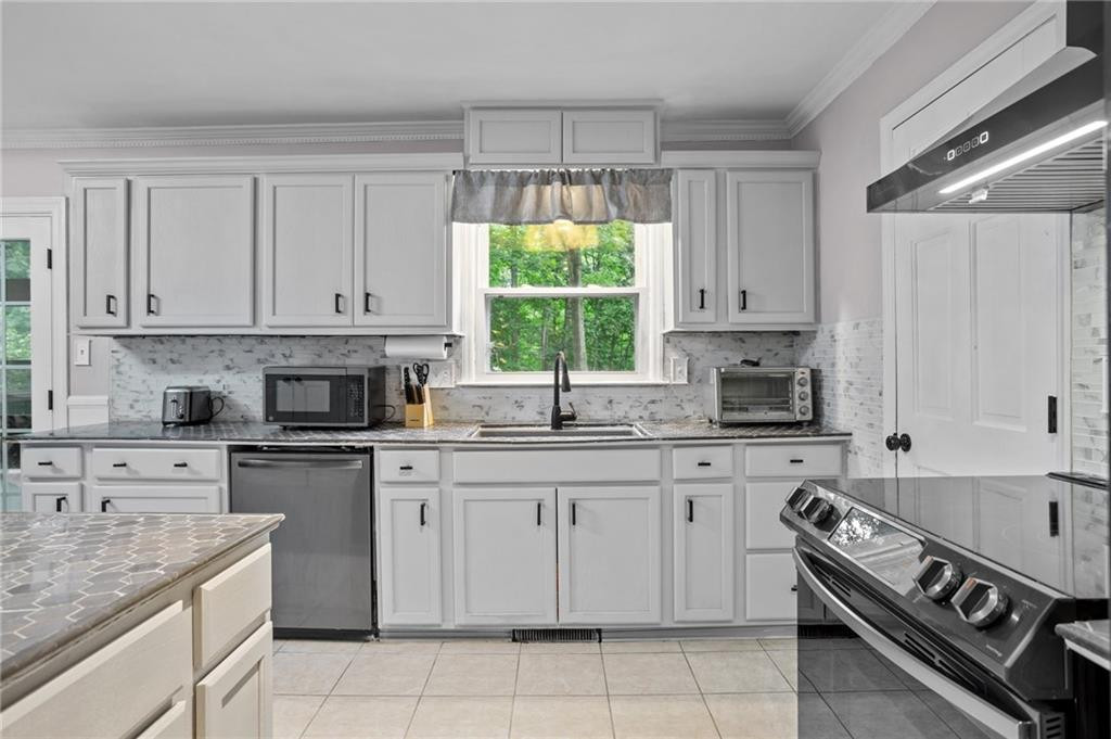 4411 Oakcliffe Road Greensboro, NC 27406 - Photo 15 of 33 Gallery Image 15