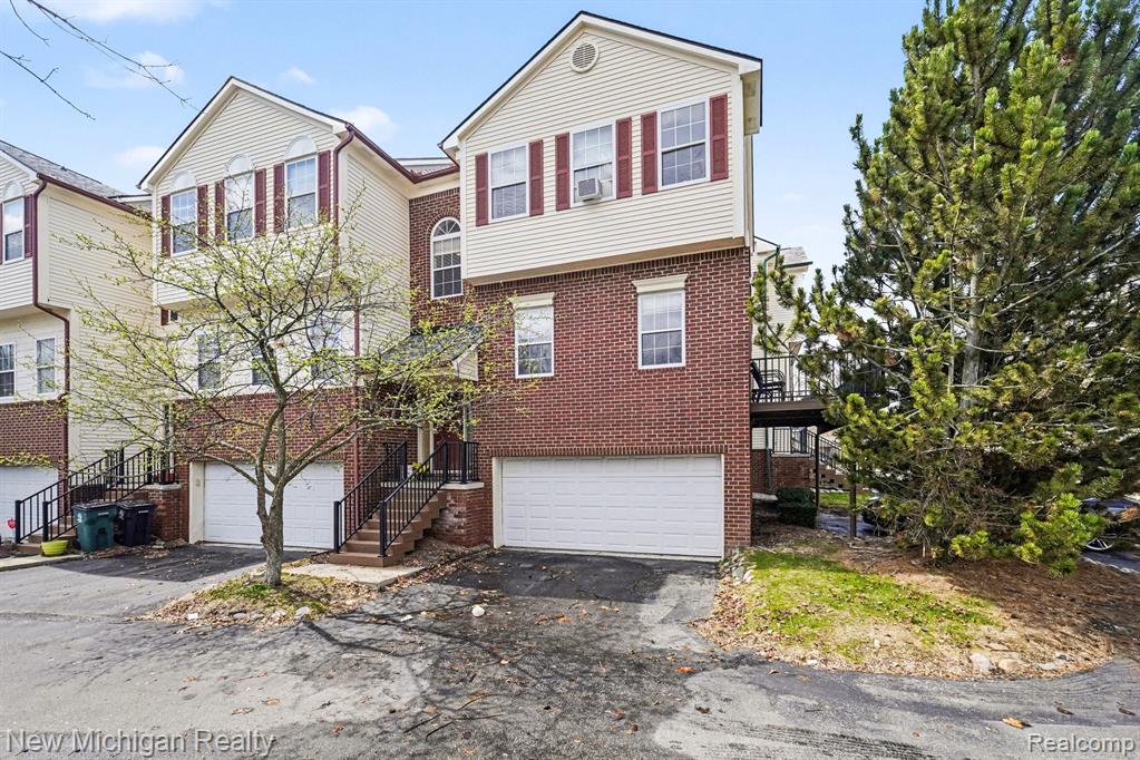 2666 Crooks Road Royal Oak, MI 48073 - Photo 2 of 26