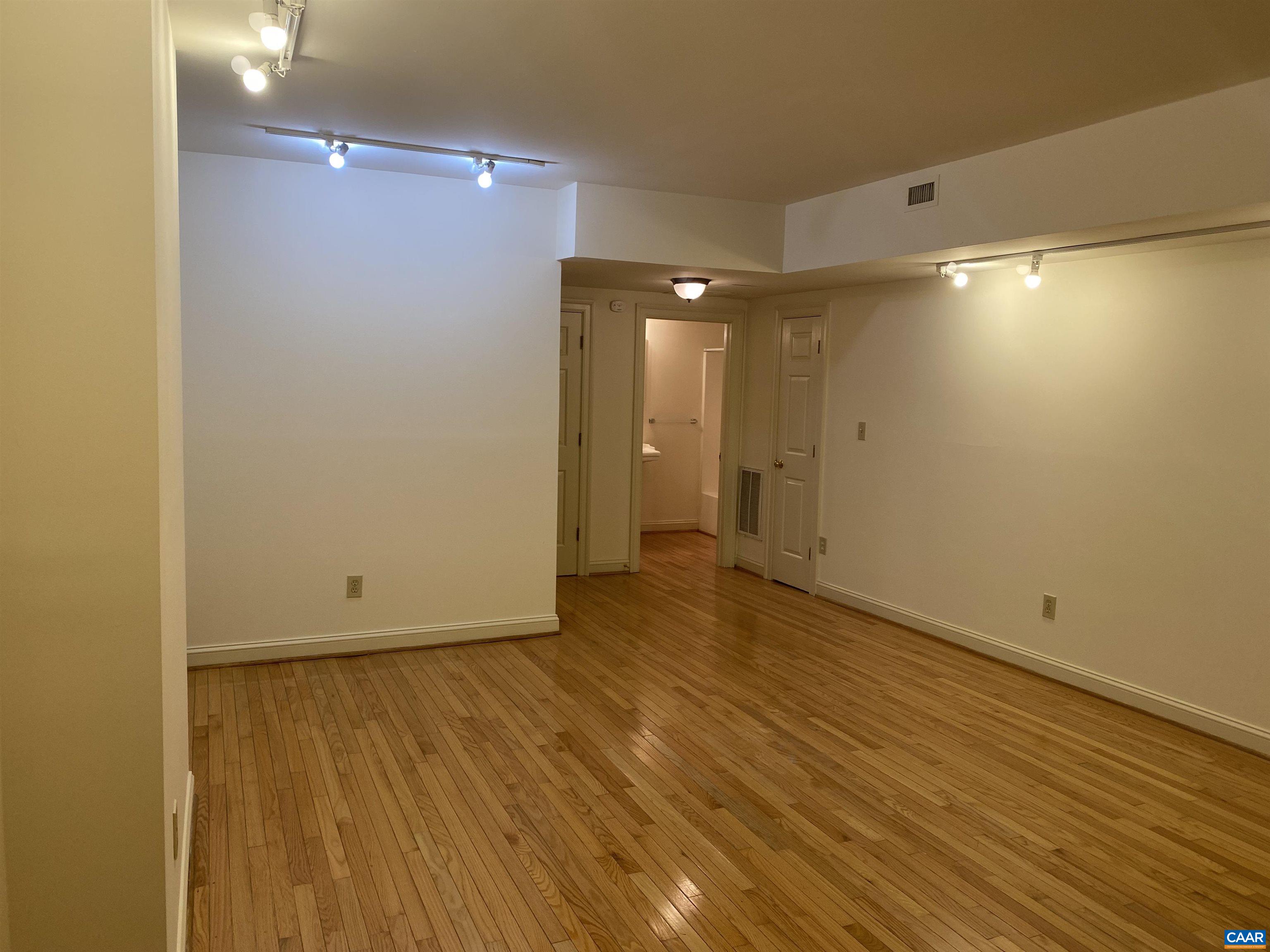 415 2nd Street Northeast, Unit 2 Charlottesville, VA 22902 - Photo 10 of 23