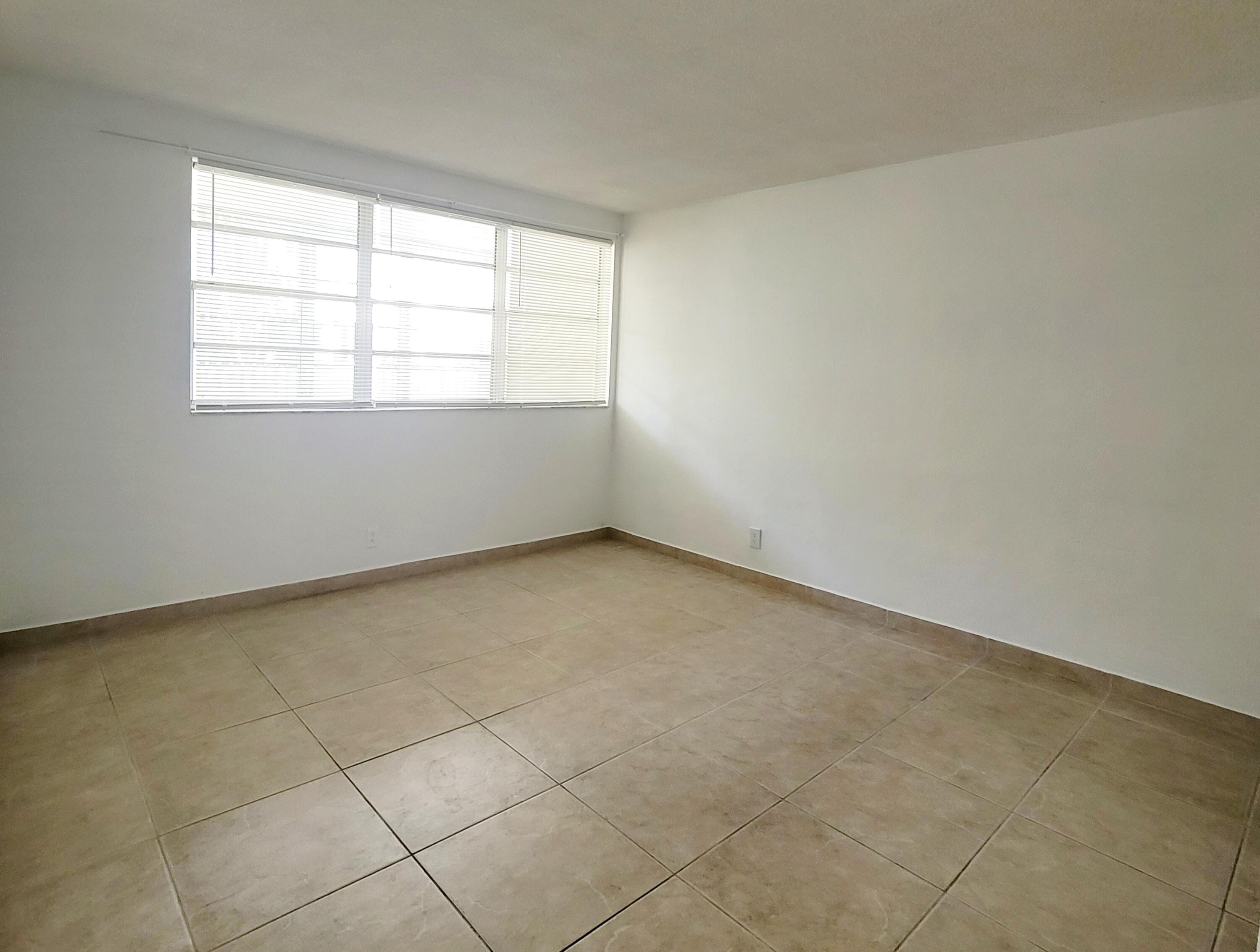 1333 East Hallandale Beach Boulevard, Unit 121 Hallandale Beach, FL 33009 - Photo 29 of 31 20251015_094339