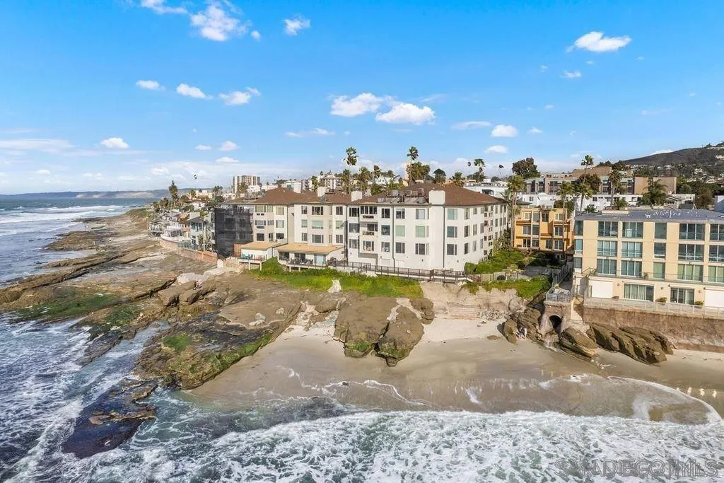 220 Coast Boulevard, Unit 2D La Jolla, CA 92037 - Photo 2 of 35 a view of a city