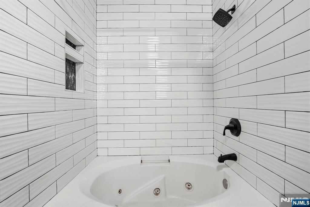242 The Promenade, Unit 242 Edgewater, NJ 07020 - Photo 22 of 49