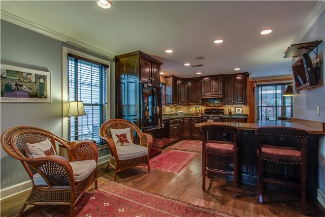1305 General George Patton Road Nashville, TN 37221 - Photo 5 of 17 Kitchen sitting area.