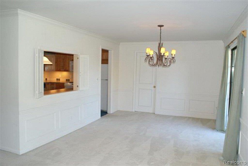 18301 West Thirteen Mile Road, Unit 3 Southfield, MI 48076 - Photo 7 of 23 Dining Room Open To Kitchen