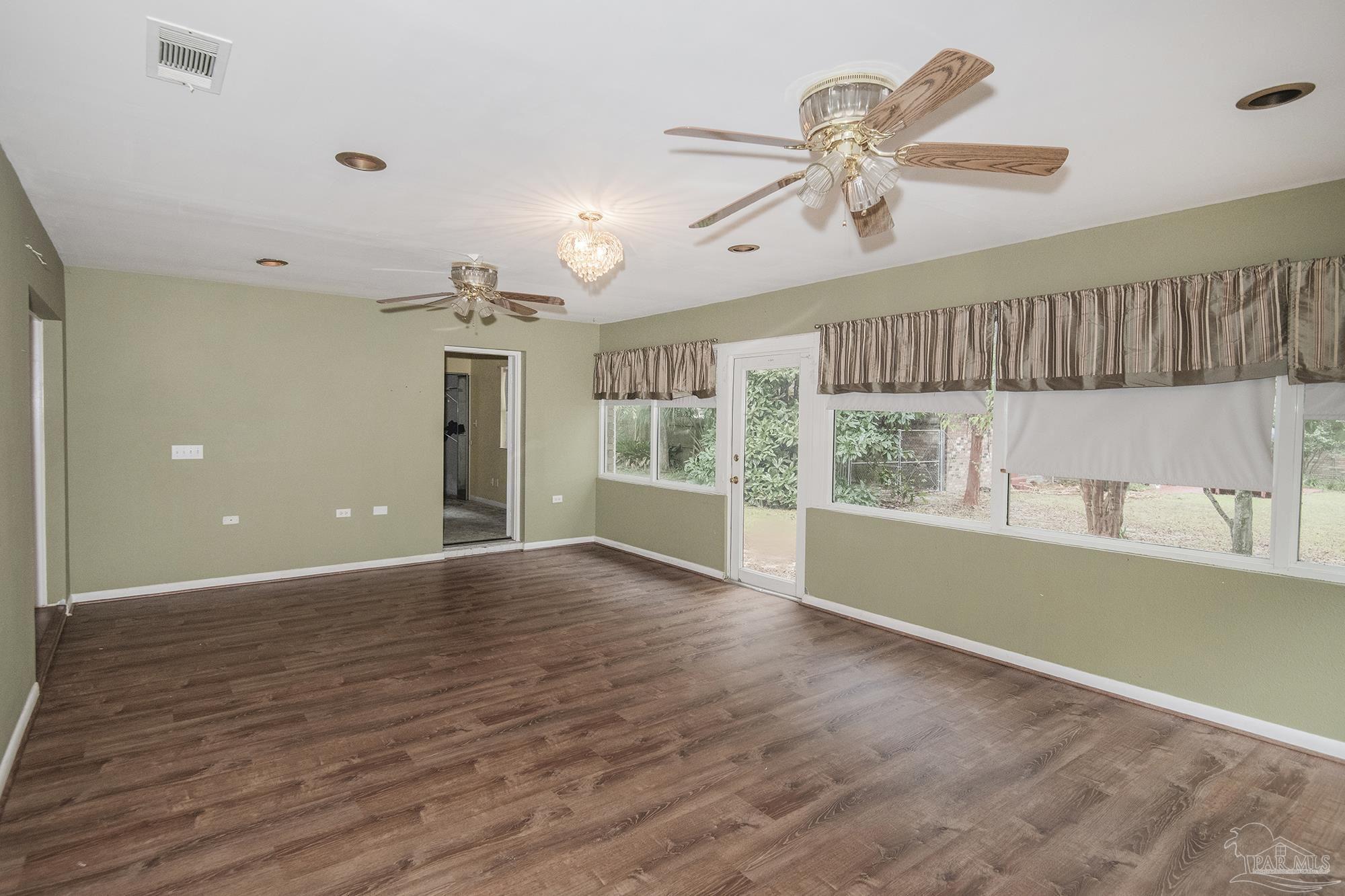 2195 Semur Road Pensacola, FL 32503 - Photo 13 of 32 Gallery Image 13