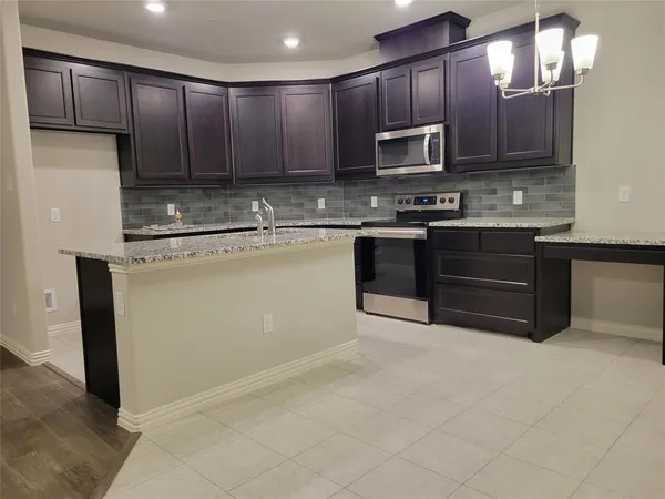 $2,850 | 4419 Beaver Lane, Irving, TX 75061