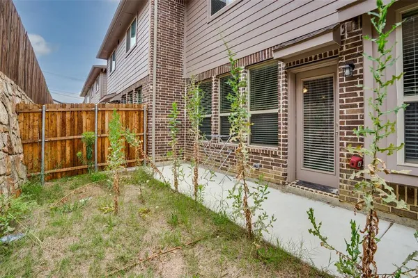 $2,850 | 4419 Beaver Lane, Irving, TX 75061