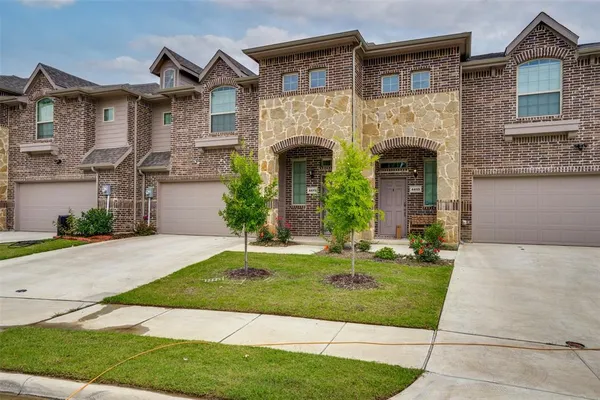 $2,850 | 4419 Beaver Lane, Irving, TX 75061