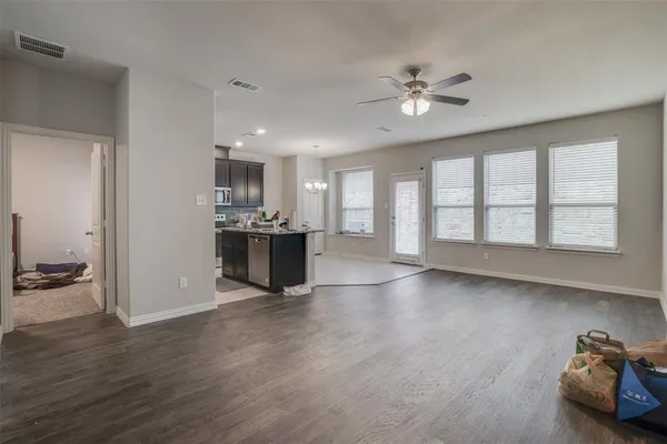 $2,850 | 4419 Beaver Lane, Irving, TX 75061